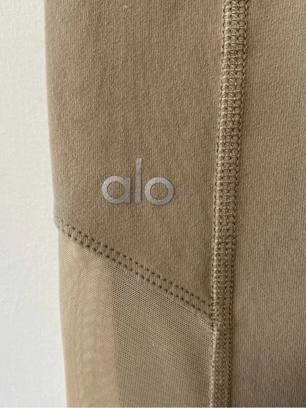 ALO Yoga Neutral Taupe Activewear leggings with Logo